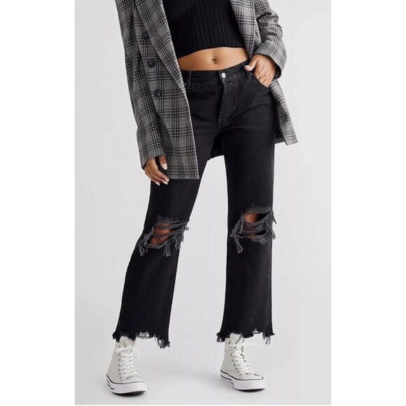 Free People Maggie 30 Mid Rise Straight Jeans Black Distressed Button Fly NWT - Picture 1 of 9